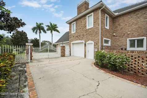 142 Lansing Island Drive Indian Harbour Beach FL 32937