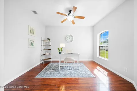 459 Calamondin Avenue NW Palm Bay FL 32907