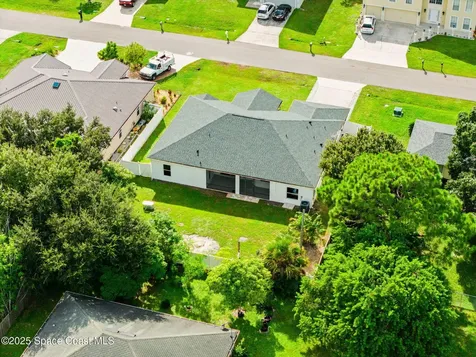459 Calamondin Avenue NW Palm Bay FL 32907