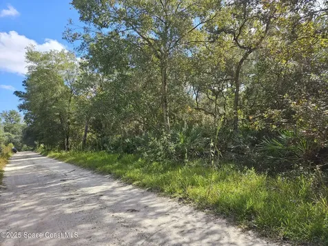 4600 N Beacon Light Road N Edgewater FL 32141