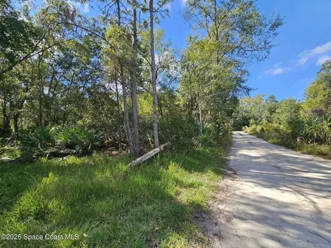 4600 N Beacon Light Road N Edgewater FL 32141