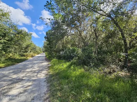 4600 N Beacon Light Road N Edgewater FL 32141