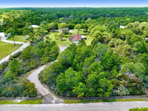 6570 Whispering Pines Lane Grant FL 32949