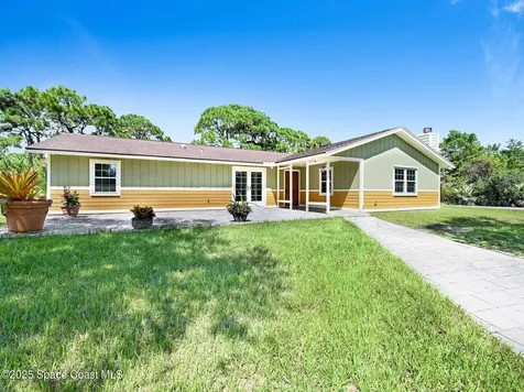 6570 Whispering Pines Lane Grant FL 32949