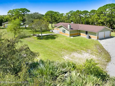 6570 Whispering Pines Lane Grant FL 32949