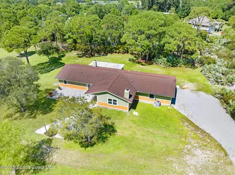 6570 Whispering Pines Lane Grant FL 32949