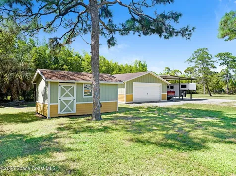 6570 Whispering Pines Lane Grant FL 32949