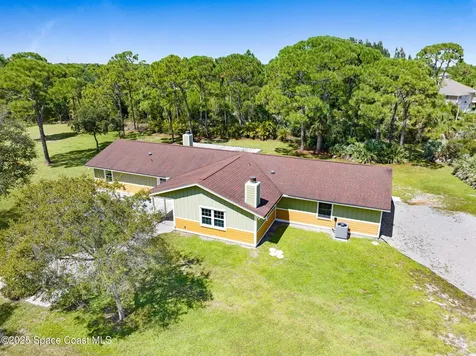 6570 Whispering Pines Lane Grant FL 32949