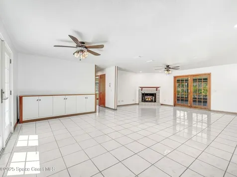 6570 Whispering Pines Lane Grant FL 32949