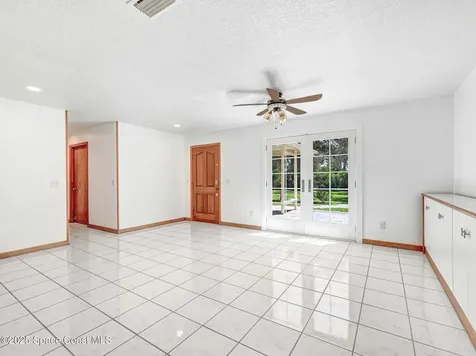 6570 Whispering Pines Lane Grant FL 32949