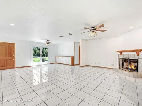 6570 Whispering Pines Lane Grant FL 32949