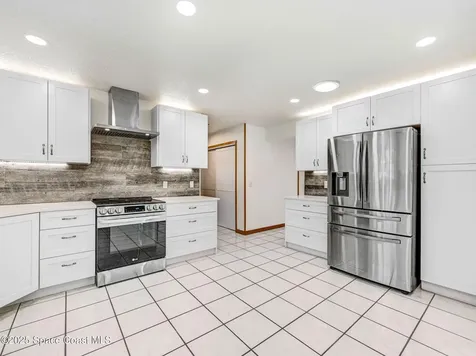 6570 Whispering Pines Lane Grant FL 32949
