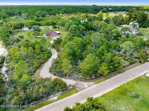 6570 Whispering Pines Lane Grant FL 32949