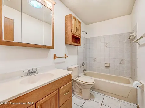6570 Whispering Pines Lane Grant FL 32949