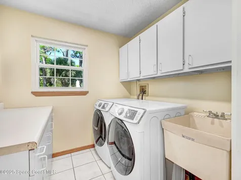 6570 Whispering Pines Lane Grant FL 32949
