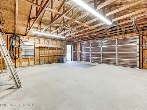 6570 Whispering Pines Lane Grant FL 32949