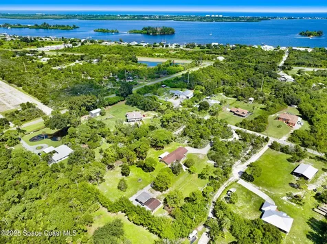 6570 Whispering Pines Lane Grant FL 32949