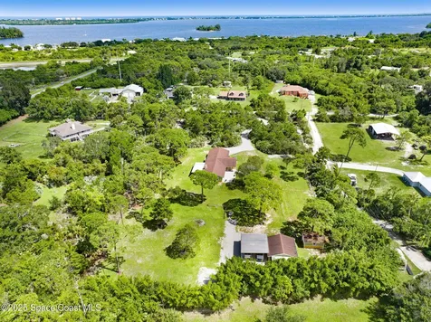 6570 Whispering Pines Lane Grant FL 32949