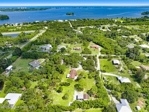 6570 Whispering Pines Lane Grant FL 32949