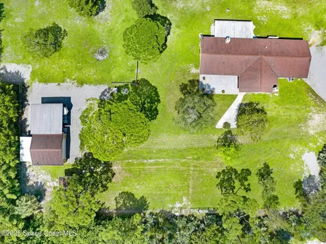 6570 Whispering Pines Lane Grant FL 32949