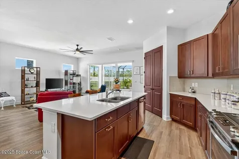 6211 W Fallsgrove Lane W Port Orange FL 32128