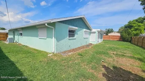 203 Via De La Reina Merritt Island FL 32953