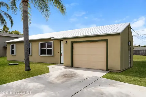 2252 SE Berkshire Boulevard Port St. Lucie FL 34952