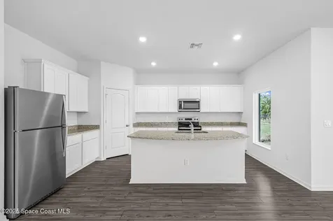 435 Olney Street SW Palm Bay FL 32908