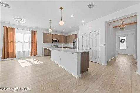 2601 Pinwherry Street NW Palm Bay FL 32907