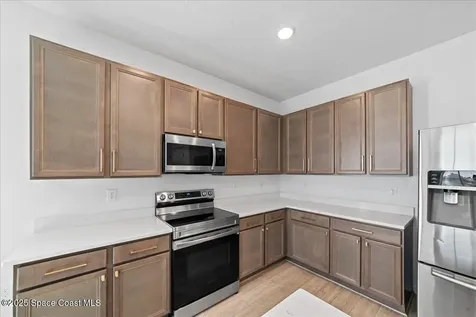 2601 Pinwherry Street NW Palm Bay FL 32907