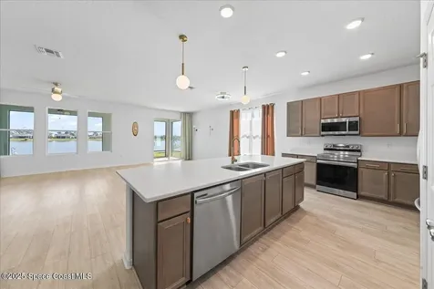 2601 Pinwherry Street NW Palm Bay FL 32907