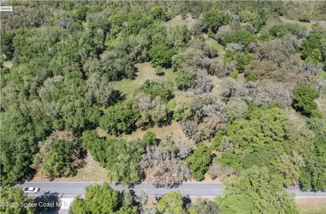 1758 Cr 308 Crescent City FL 32112
