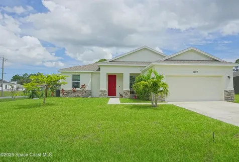 1909 Thomasville Avenue SE Palm Bay FL 32909