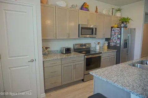 1909 Thomasville Avenue SE Palm Bay FL 32909