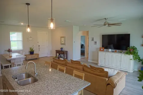 1909 Thomasville Avenue SE Palm Bay FL 32909