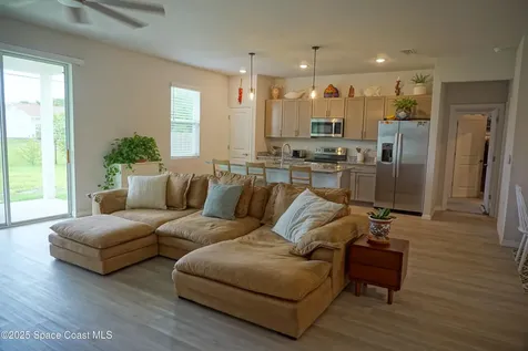 1909 Thomasville Avenue SE Palm Bay FL 32909