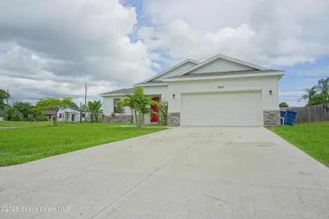 1909 Thomasville Avenue SE Palm Bay FL 32909