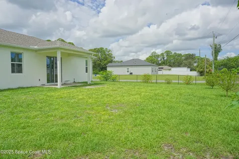 1909 Thomasville Avenue SE Palm Bay FL 32909