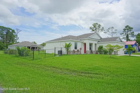 1909 Thomasville Avenue SE Palm Bay FL 32909