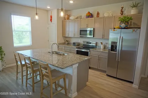 1909 Thomasville Avenue SE Palm Bay FL 32909