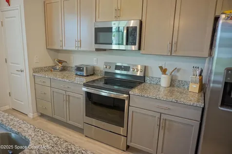1909 Thomasville Avenue SE Palm Bay FL 32909