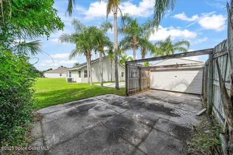 1070 Dolores Road NE Palm Bay FL 32907