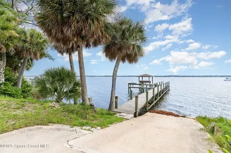 2210 Heron Drive Merritt Island FL 32952