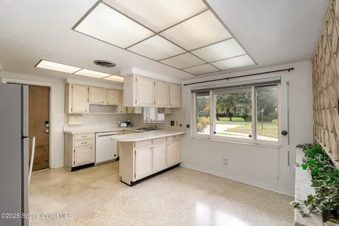 2210 Heron Drive Merritt Island FL 32952