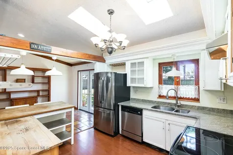 686 Brisbane Street NE Palm Bay FL 32907
