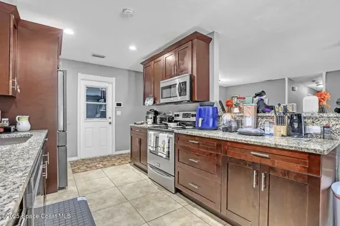 871 Dunkirk Avenue NW Palm Bay FL 32907