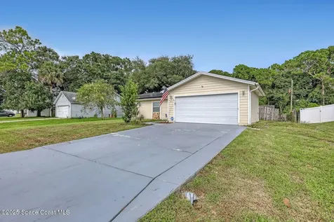 871 Dunkirk Avenue NW Palm Bay FL 32907
