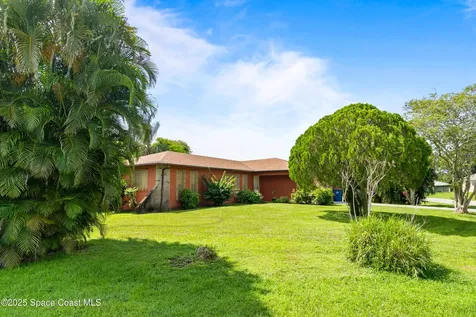 533 Castana Avenue SE Palm Bay FL 32909