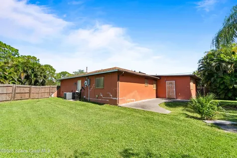 533 Castana Avenue SE Palm Bay FL 32909