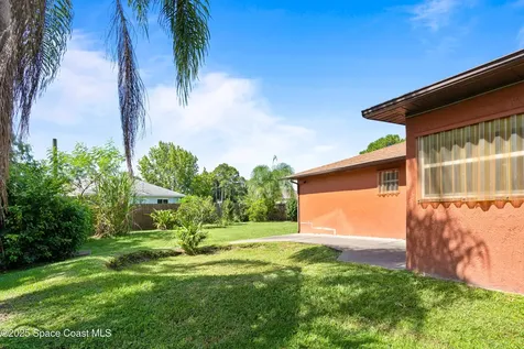 533 Castana Avenue SE Palm Bay FL 32909